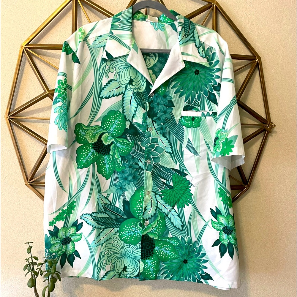 Vintage retro Hawaiian